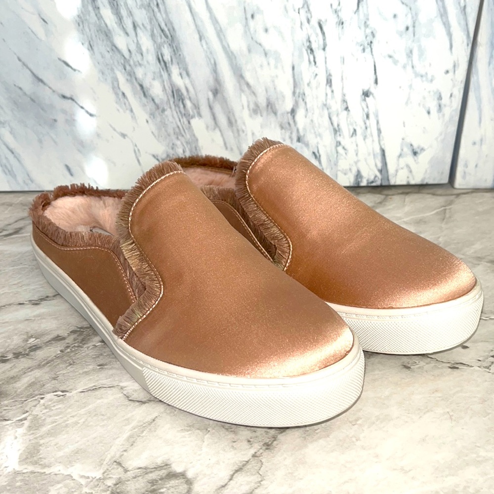 NEW Dirty laundry Chinese laundry miss jaxon faux fur slip on satin shoes 8.5